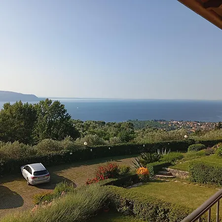 A Barbecue, Two Pools, And Holiday home Toscolano Maderno